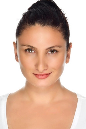 Bihter Altay backdrop