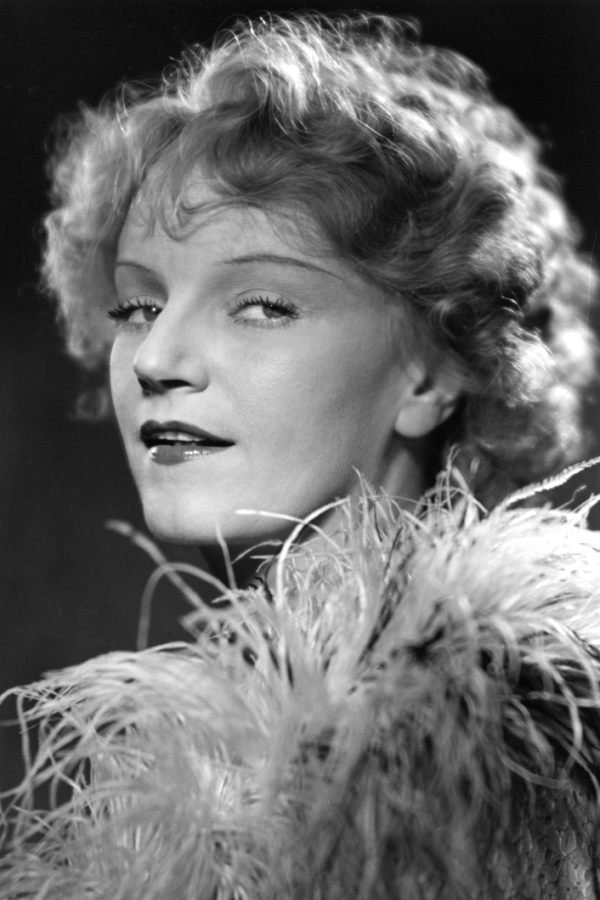 Malik Delshafit backdrop