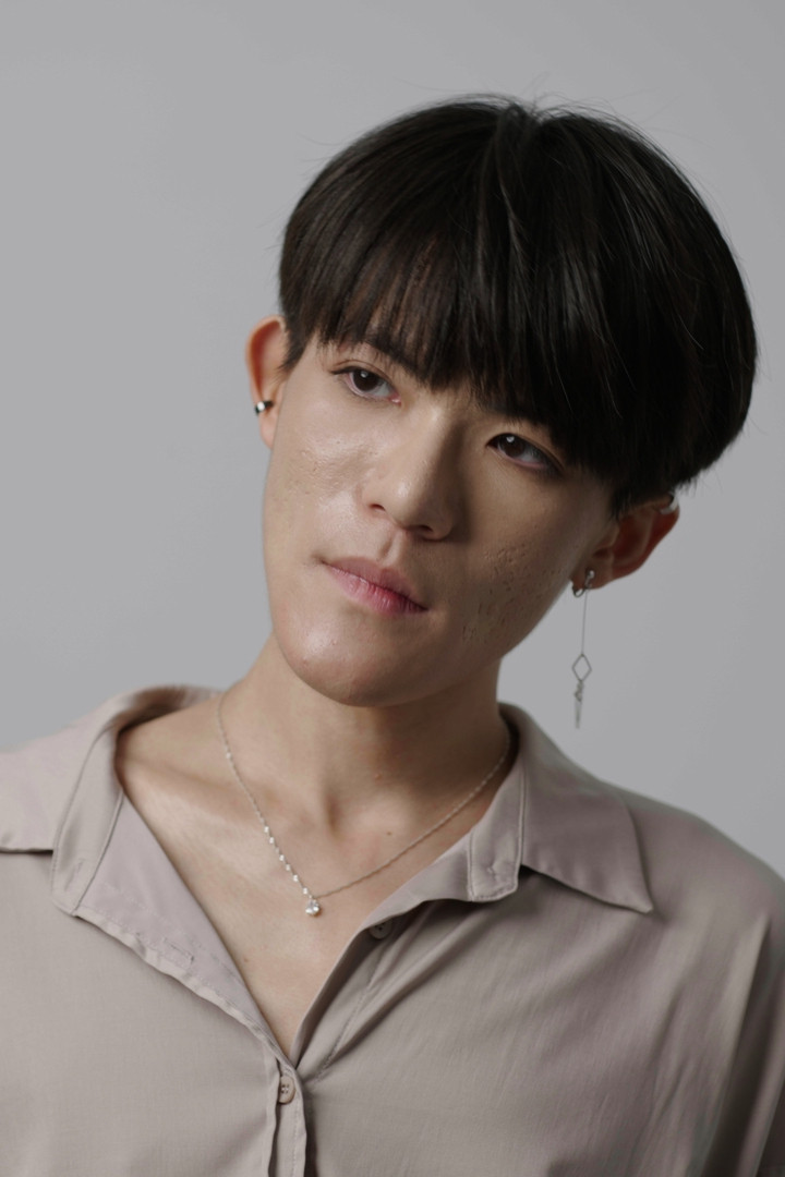 Ting Chi-wen backdrop