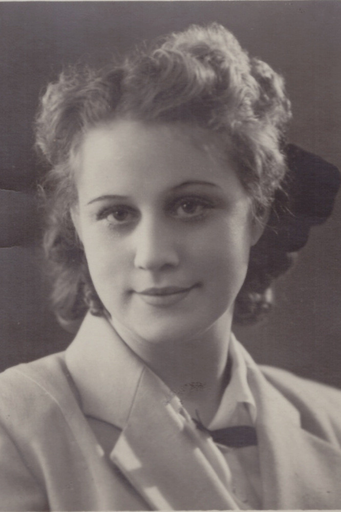 Polina Vaneeva backdrop