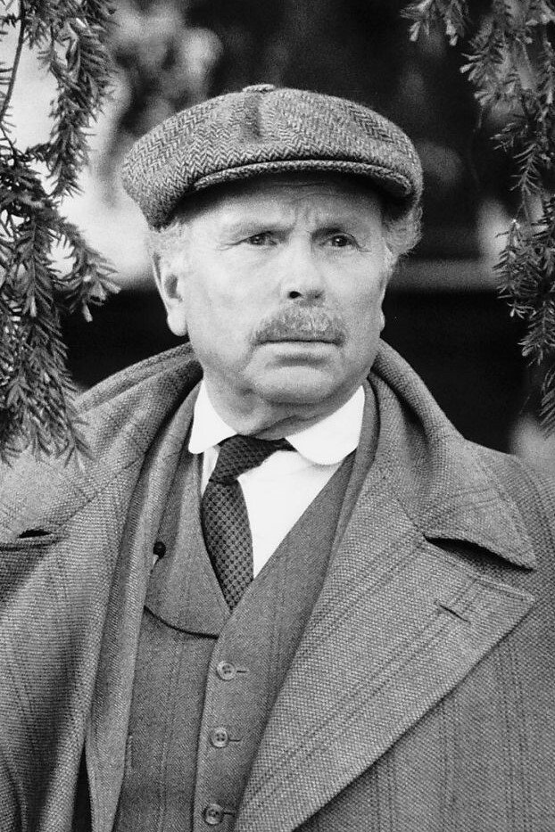 Edward Hardwicke backdrop