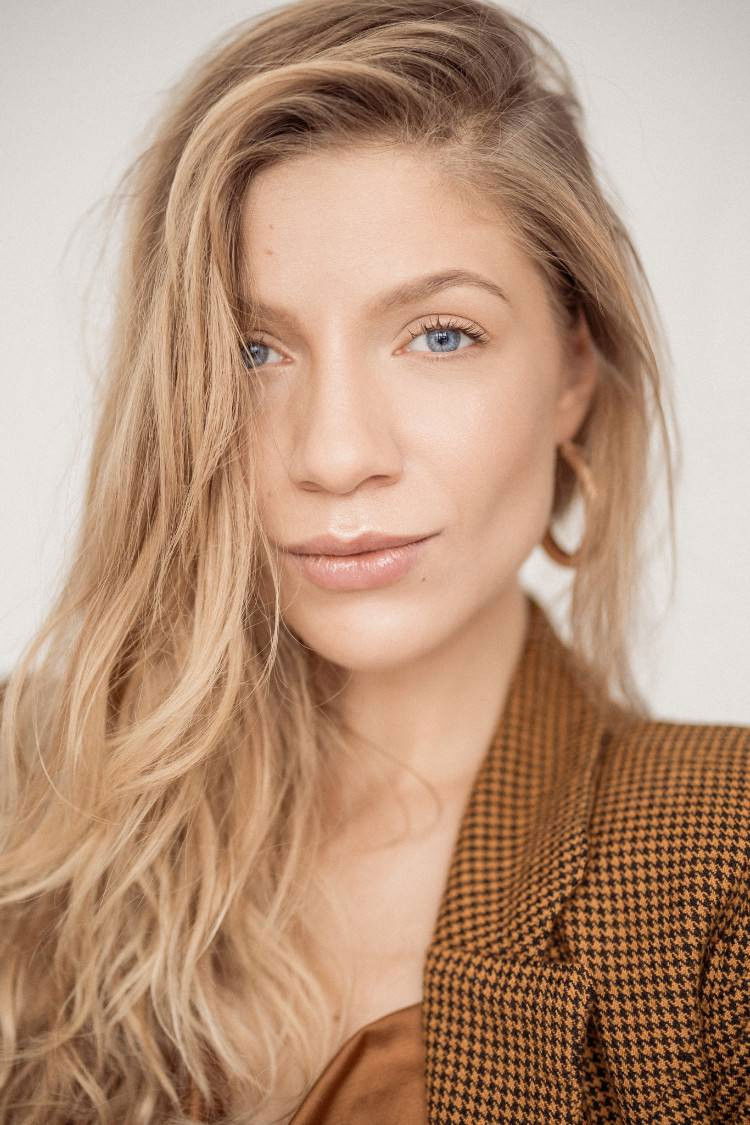 Weronika Lesiak backdrop