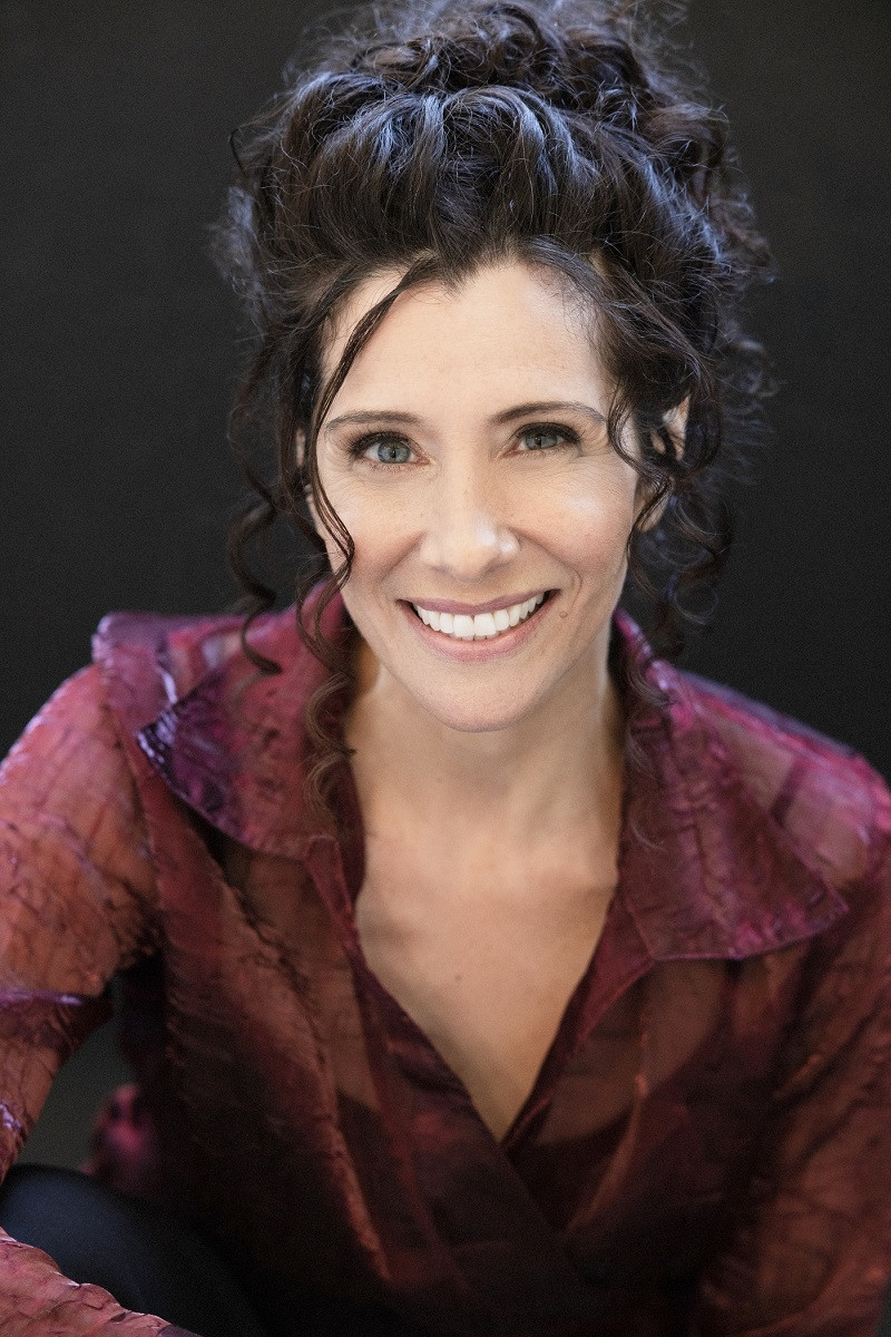 Mikelle Farbman backdrop