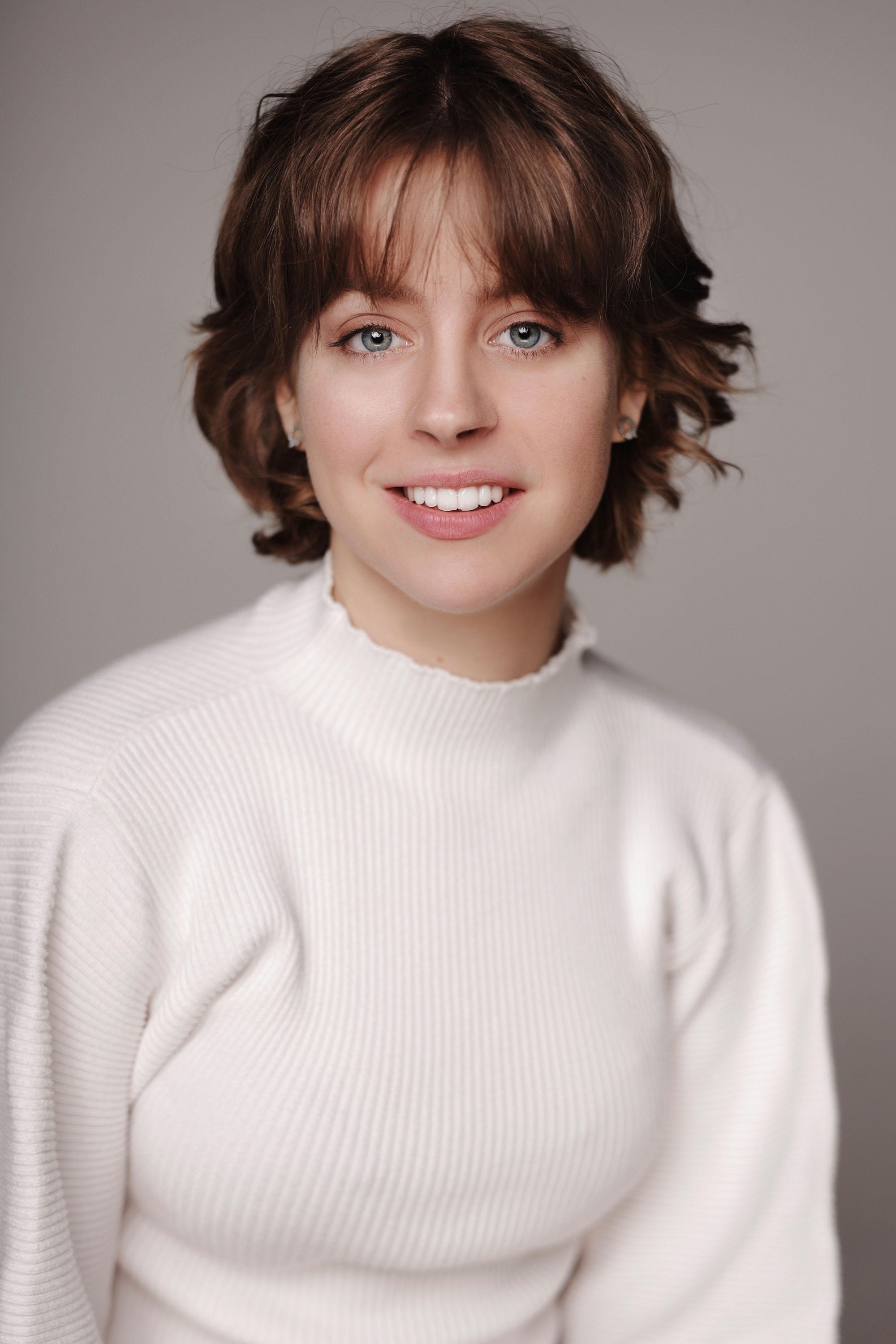 Isis Caljé backdrop