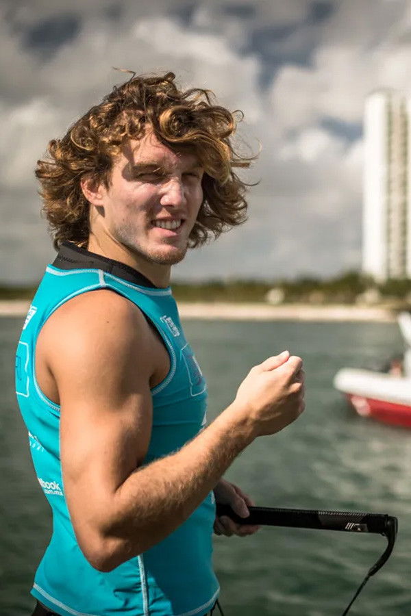 Raphael Derome backdrop