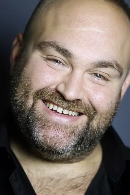 Serhan Ernak backdrop