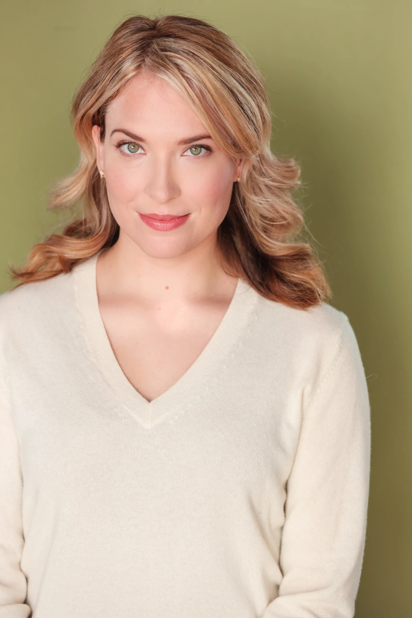 Alyssa Thordarson backdrop