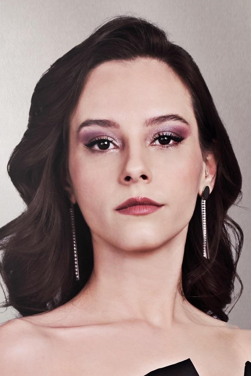 Derin İnce backdrop