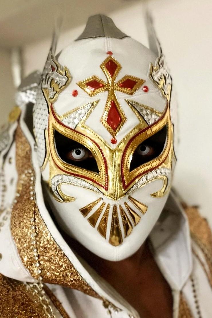 Carlos Muñoz González backdrop