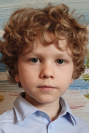 Andrey Andreev backdrop