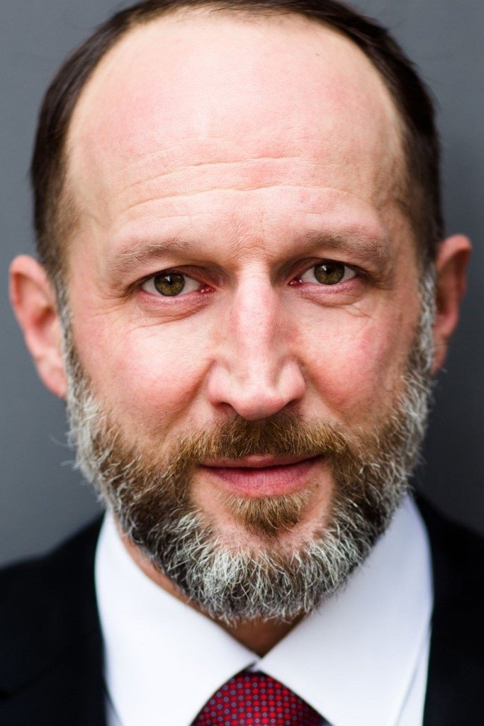 Robert Viktor Minich backdrop