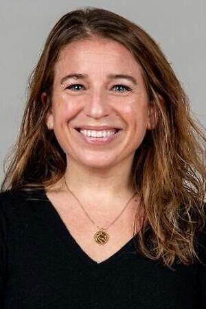 Courtney Bertolone backdrop