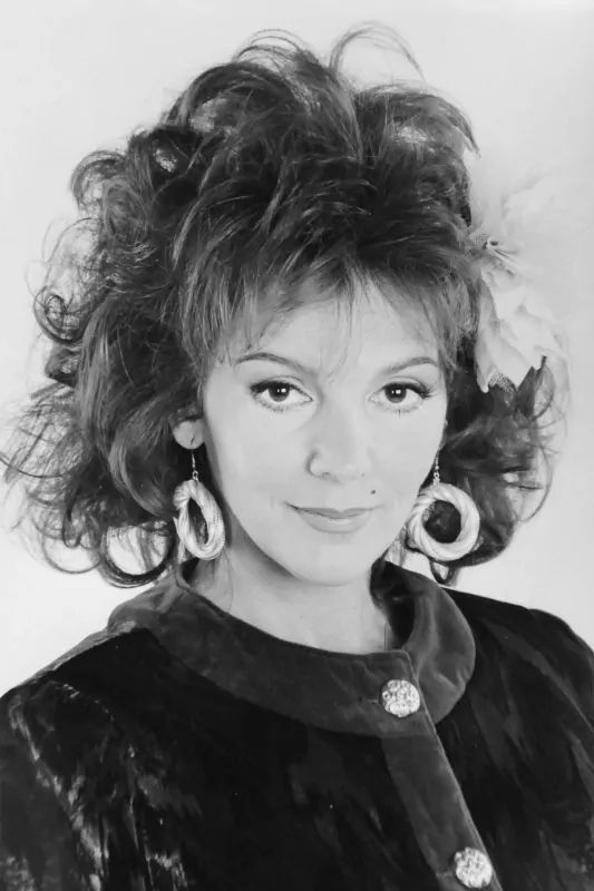 Ibolya Dzsupin backdrop