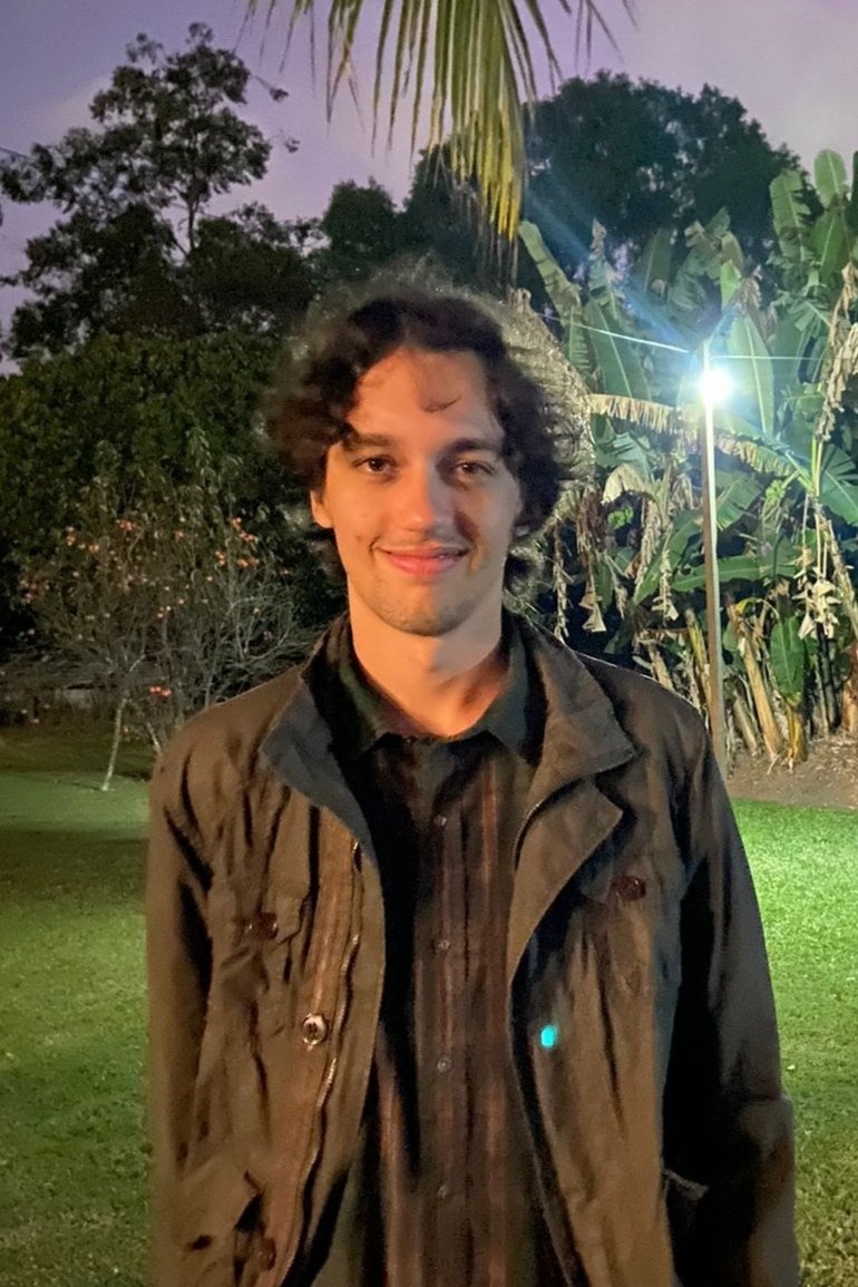 Raul Guaraná backdrop