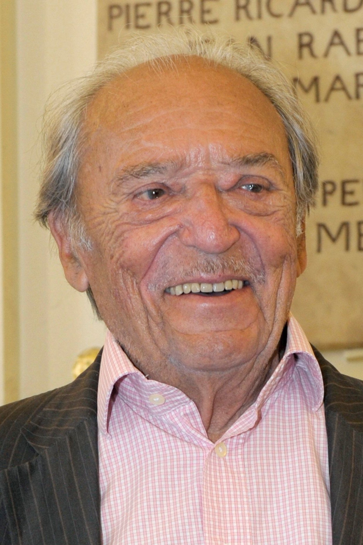 Jean-Marc Thibault backdrop