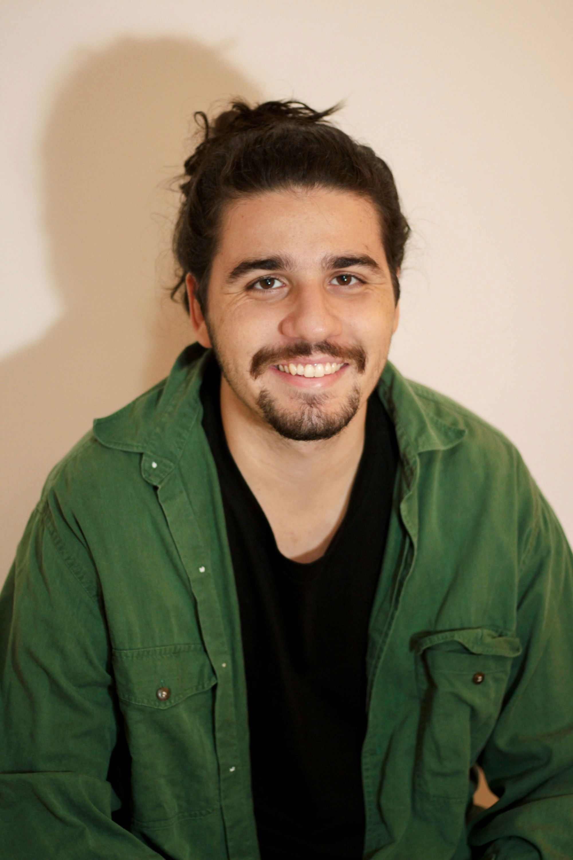 Marcelo Tupinambá backdrop