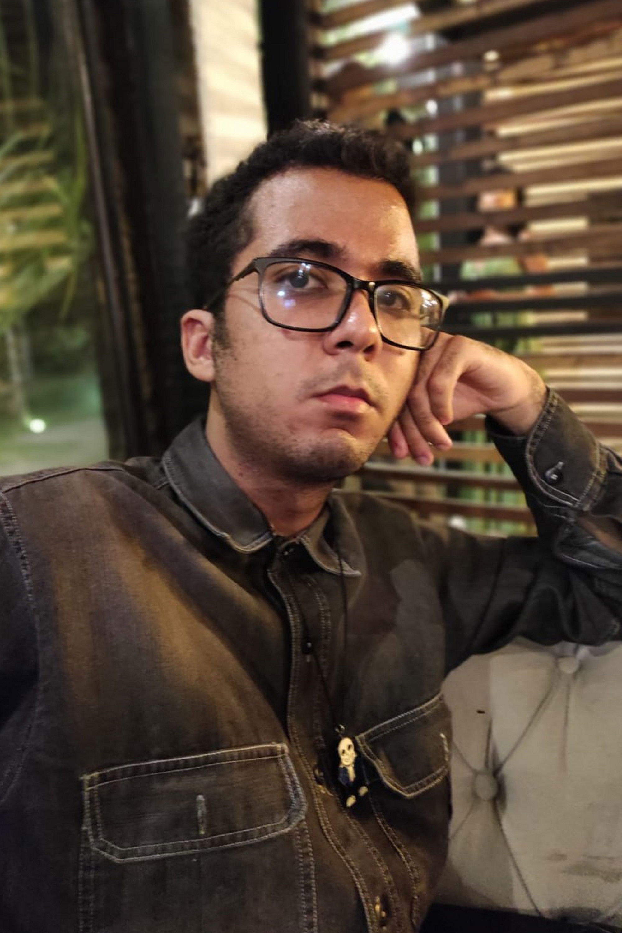 Gabriel da Mata backdrop