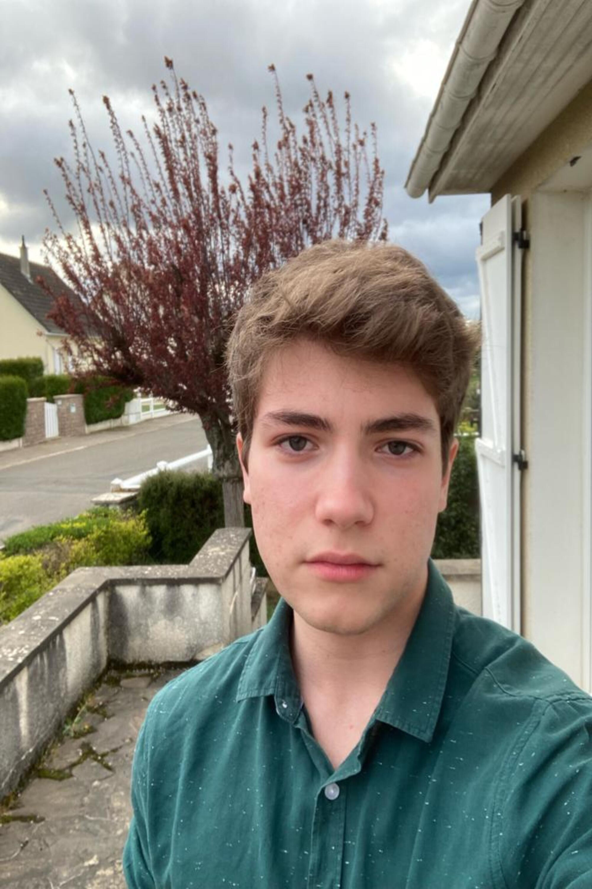 Thomas Chassonnerie backdrop