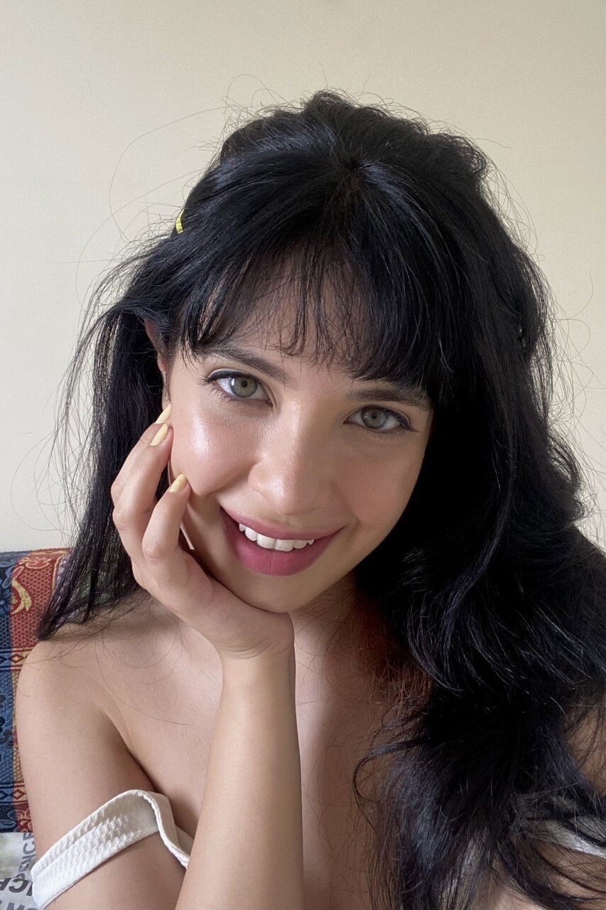 Brie Slompo backdrop