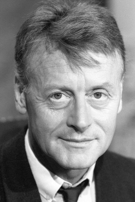 Helmuth Lohner backdrop