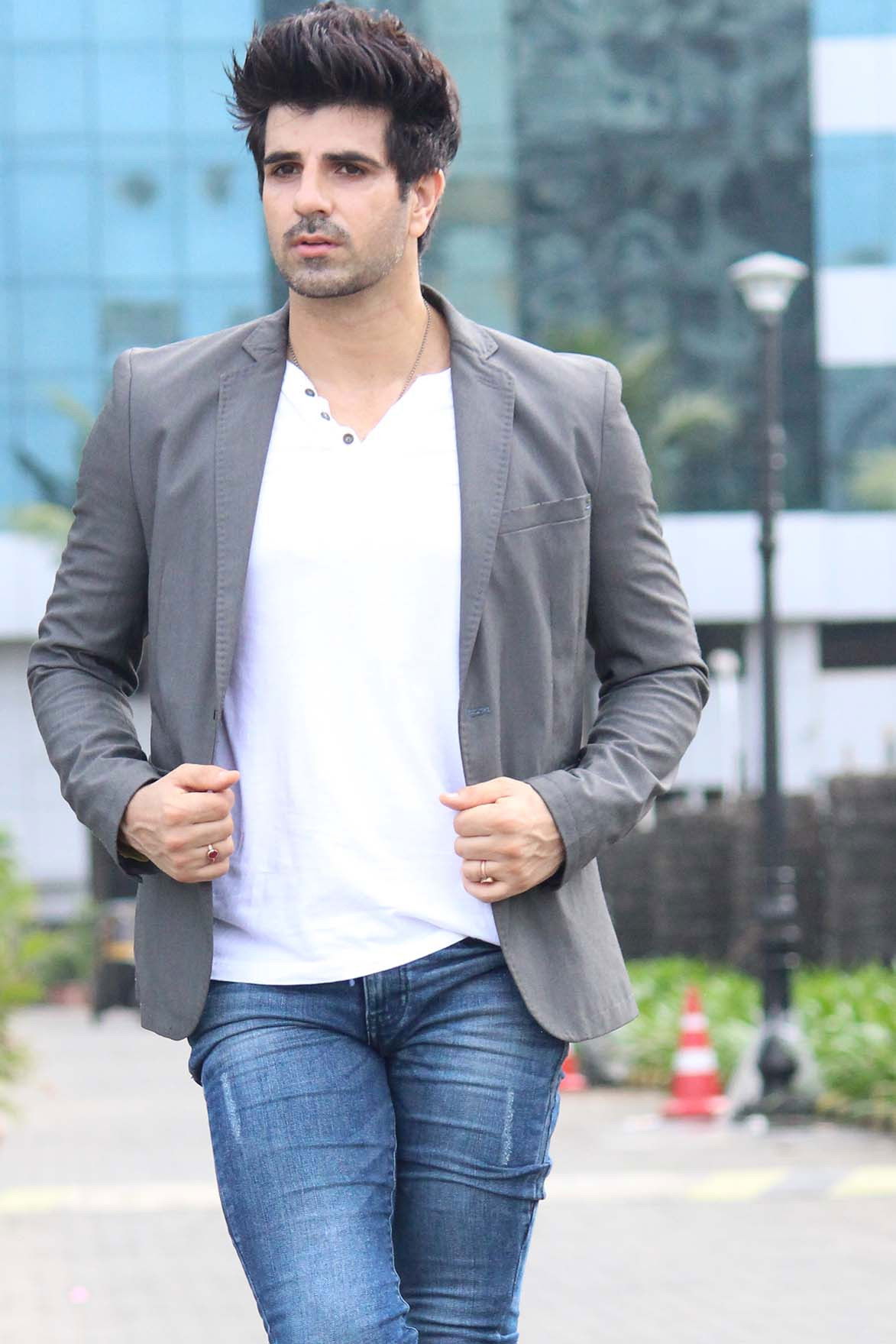 SHAHNAWAZ BAQAL(RUFY KHAN) backdrop