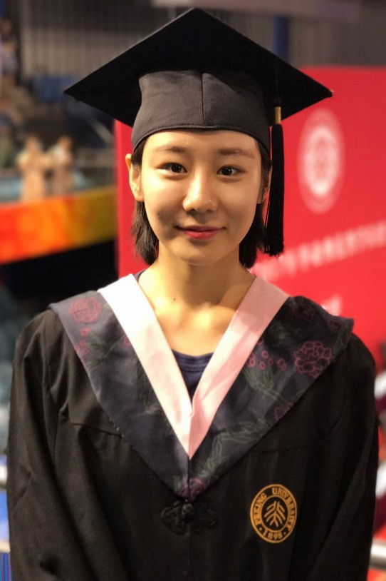 Deng Linlin backdrop