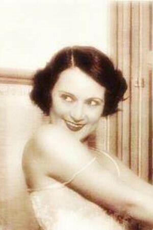 Perlita Greco backdrop