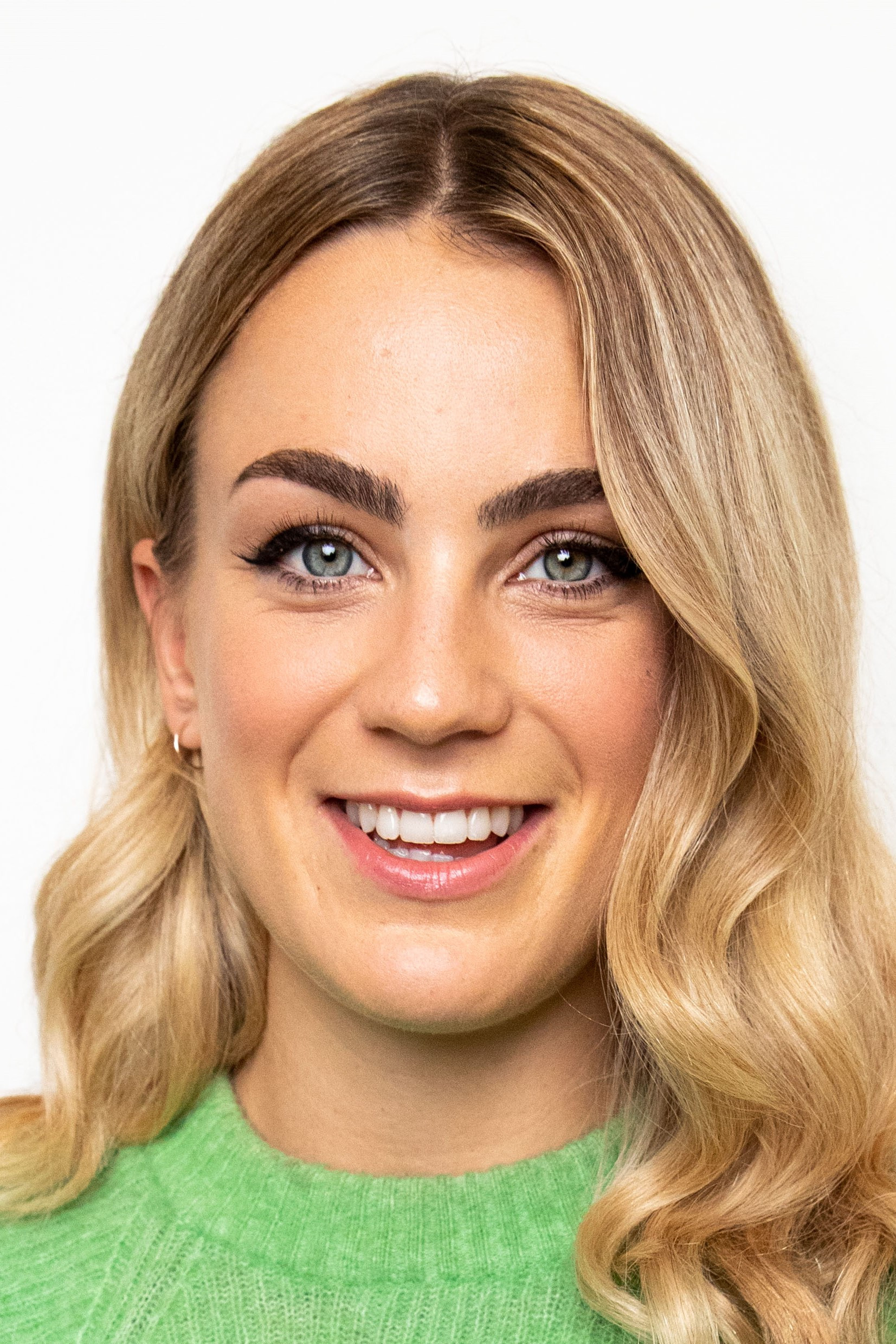 Georgie Barrat backdrop