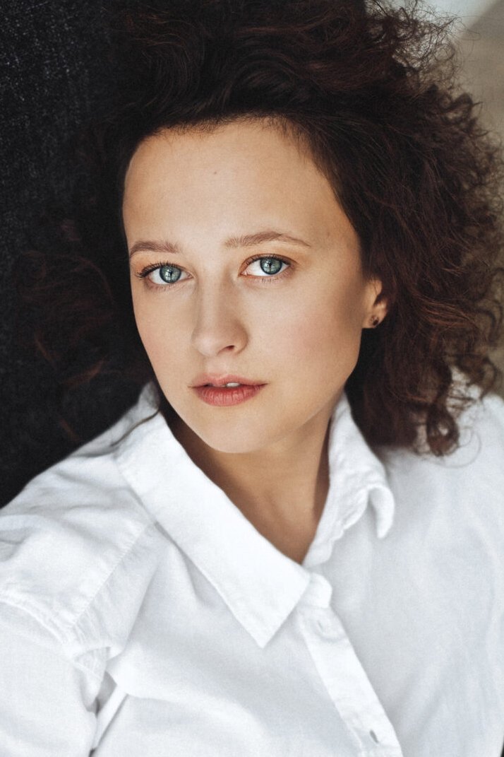 Agnieška Ravdo backdrop