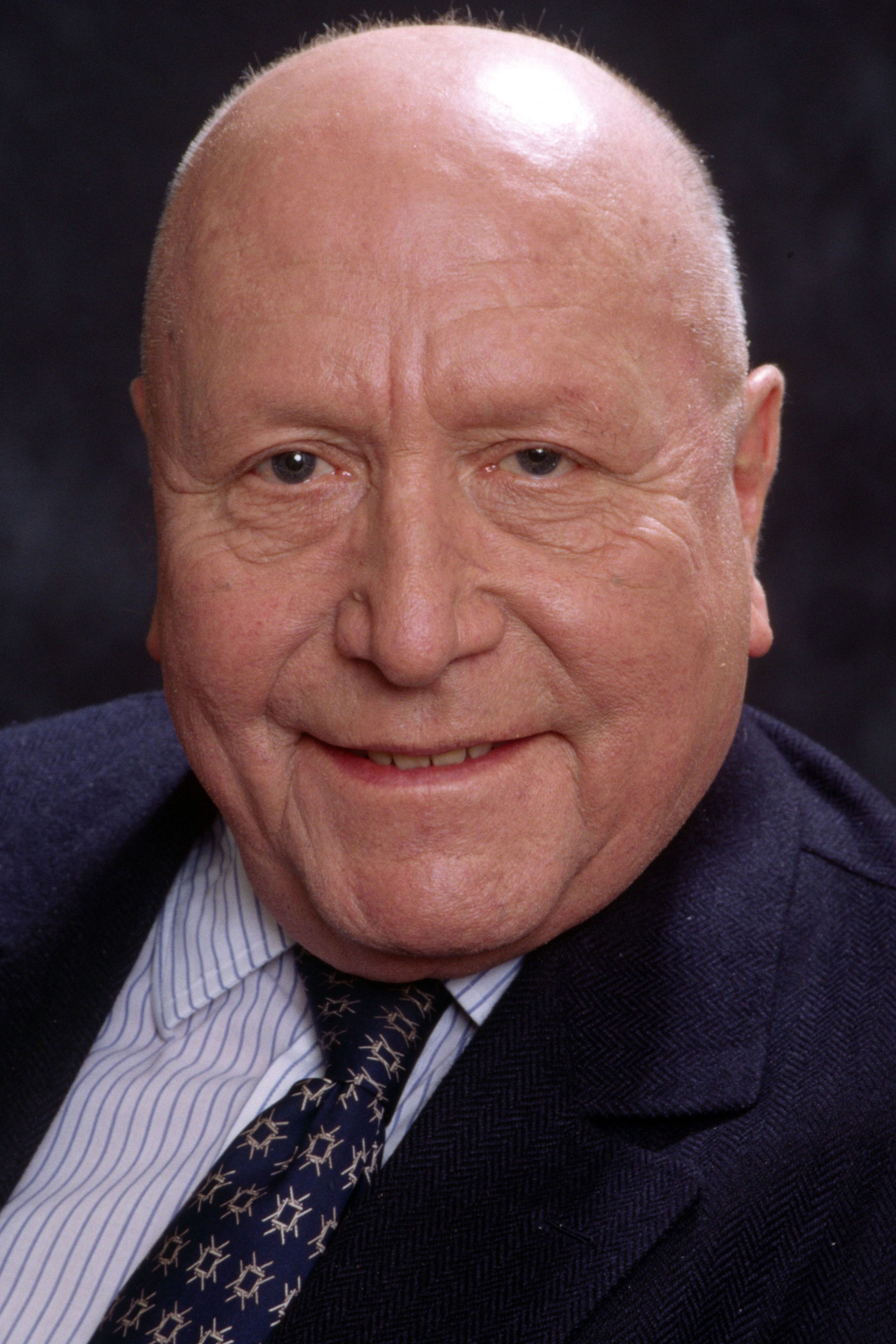 Jean-François Revel backdrop