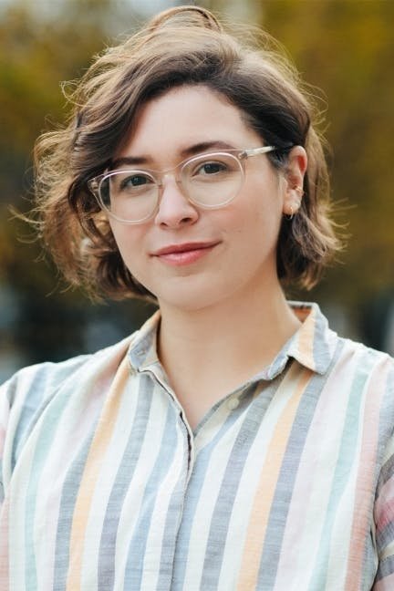 Casey McQuiston backdrop