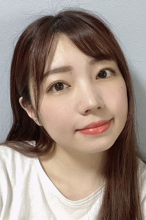 Yuna Shirakawa backdrop