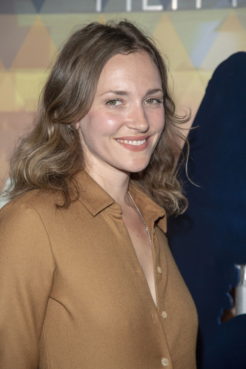 Eve Van Dyke backdrop