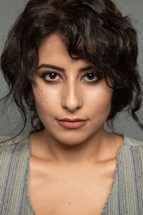 Sahra Gümüş backdrop