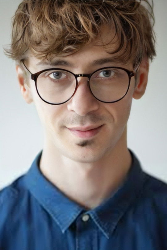 Eser Ali Yıldırım backdrop