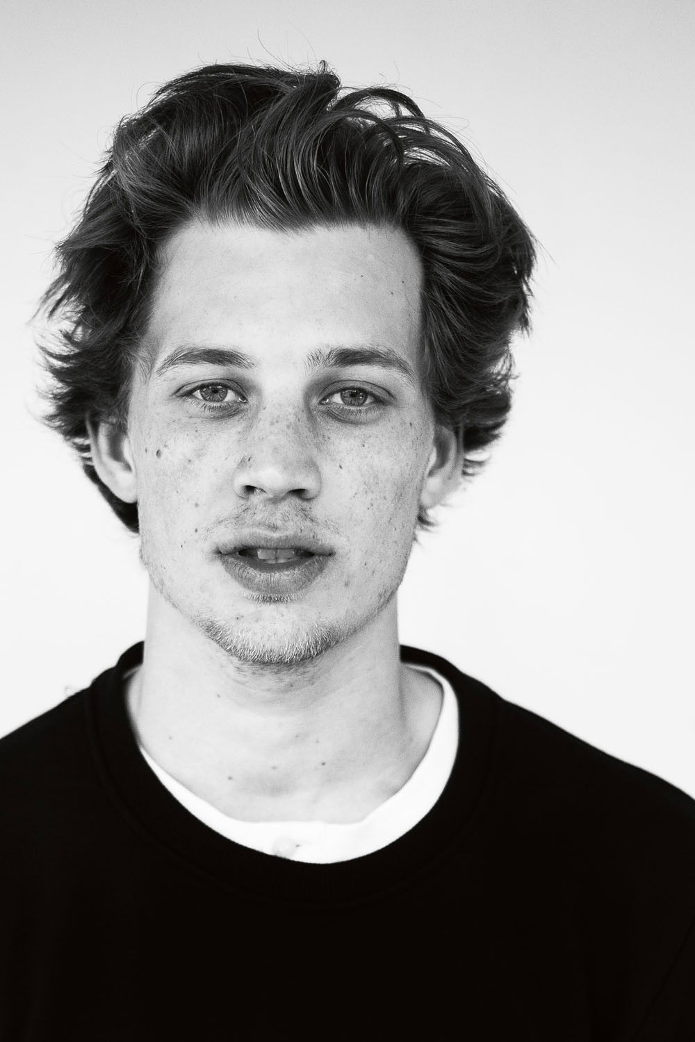 Filip Almkuvist backdrop