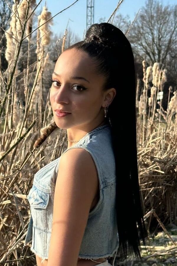 Imea Denooze backdrop