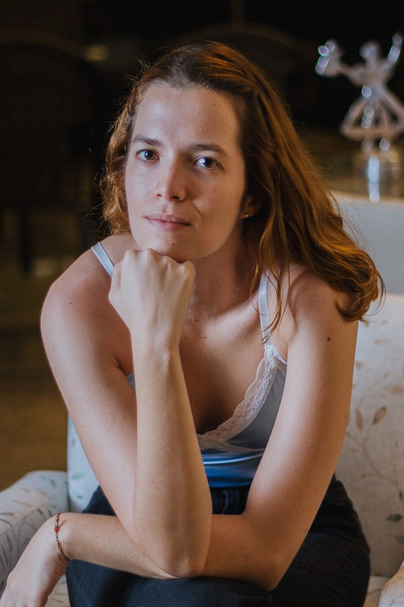 Vitória Vasconcellos backdrop