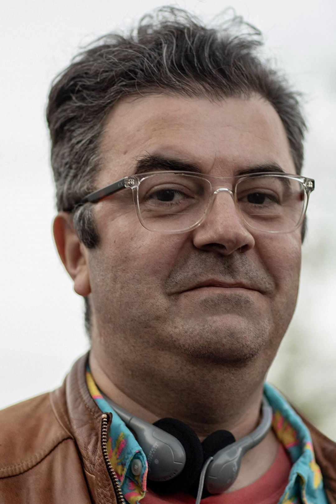 Özgür Seyben backdrop