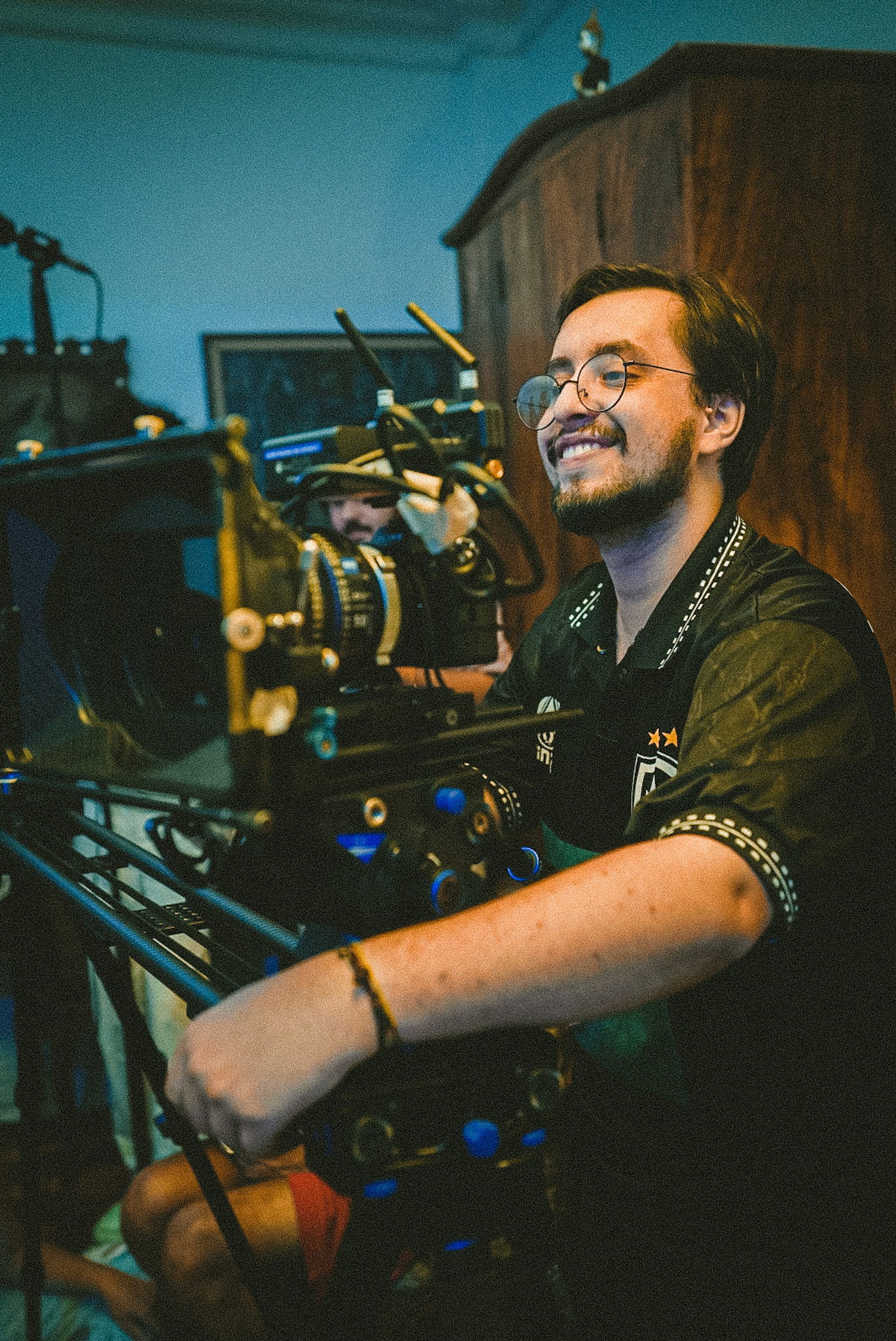 Ariel Moraes backdrop