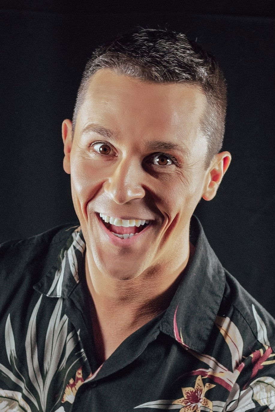 Miguel Azevedo backdrop