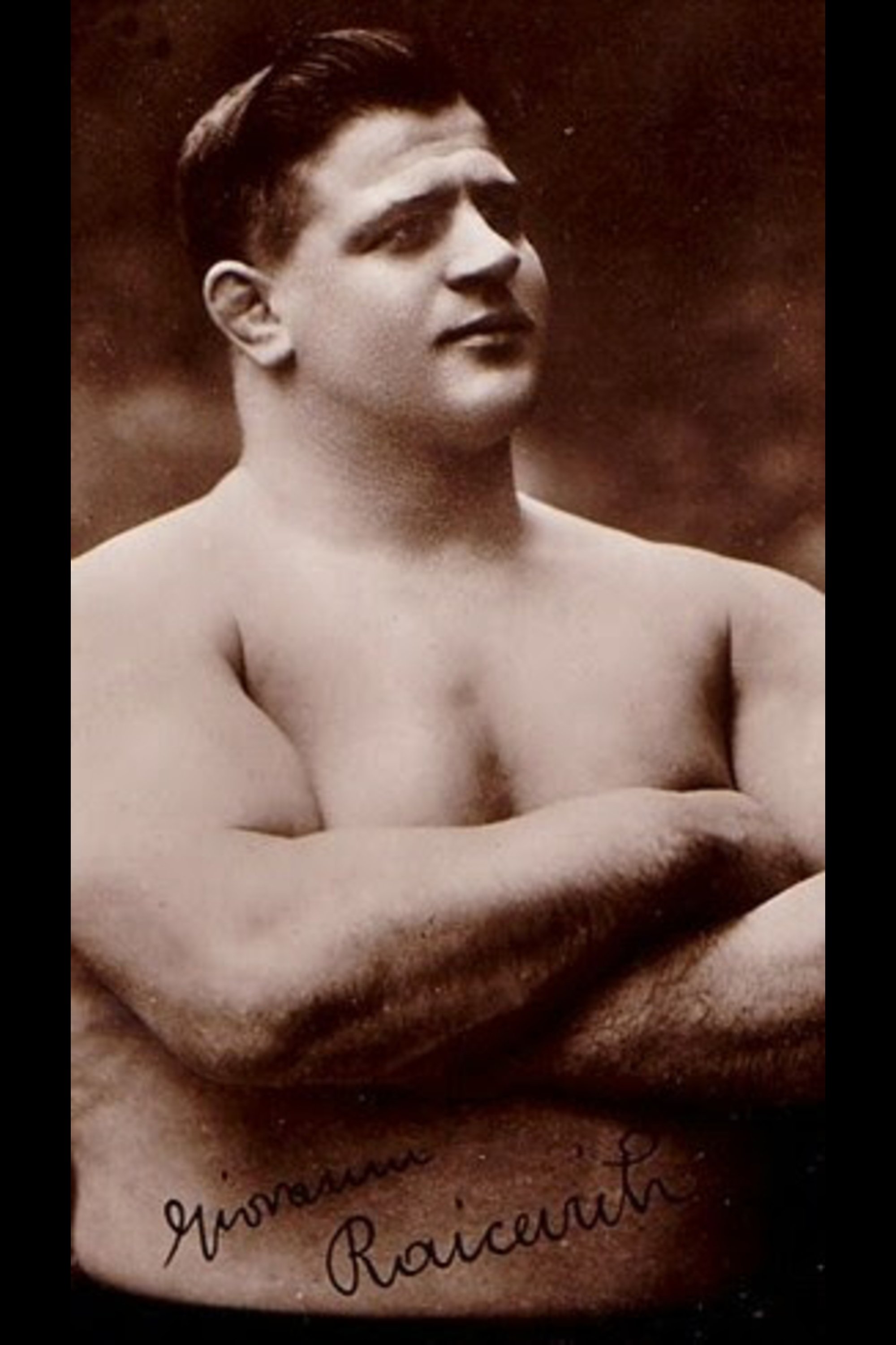 Xhovani Rajçeviç backdrop