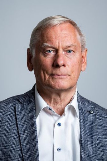 Trivimi Velliste backdrop