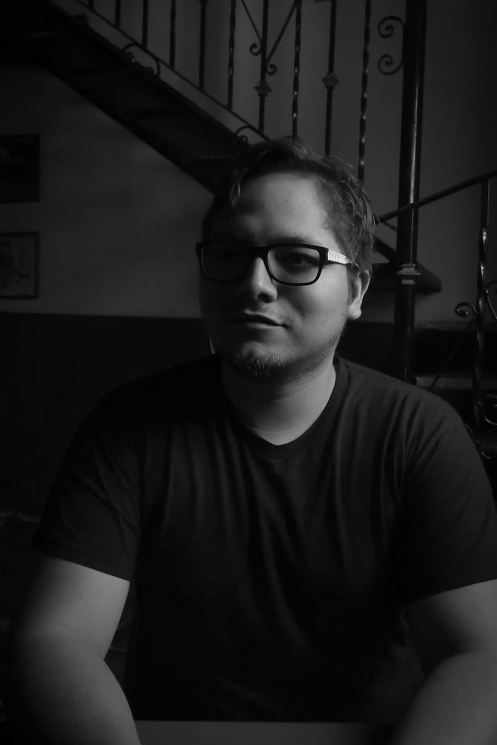 Samuel Hernández backdrop