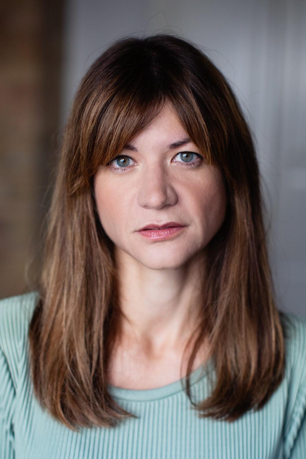 Julia Rosa Peer backdrop