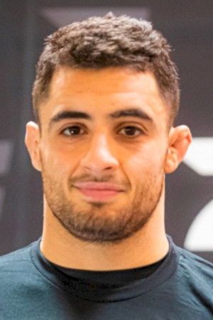 Oliver Taza backdrop