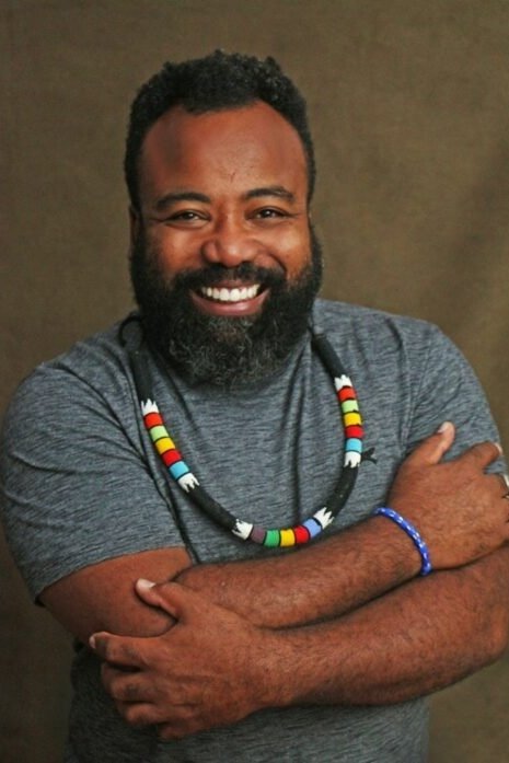 Rodrigo França backdrop