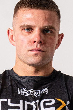 Lukasz Maciec backdrop