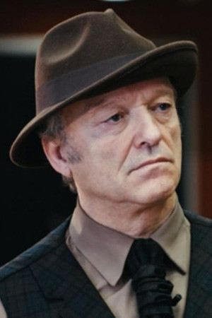 Hikmet Kırık backdrop