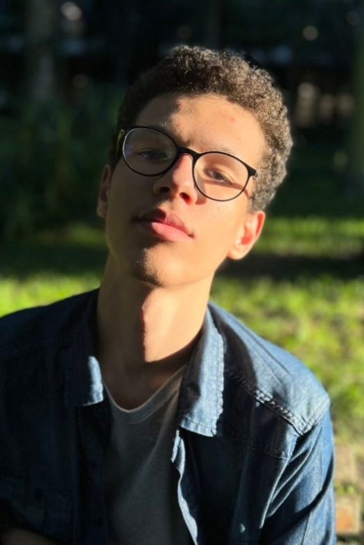 Miguel do Canto backdrop